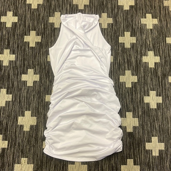 Dresses & Skirts - Stretchy White Medium Dress
